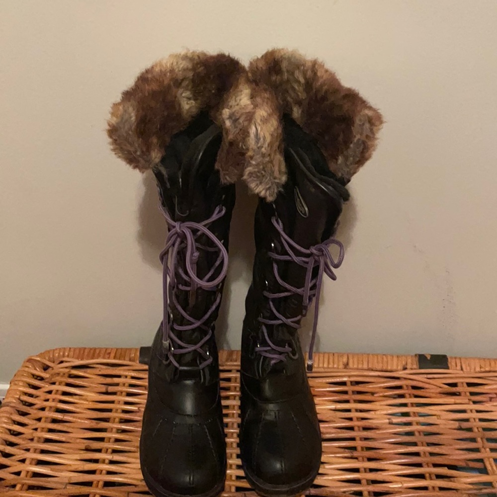 Snow boots
